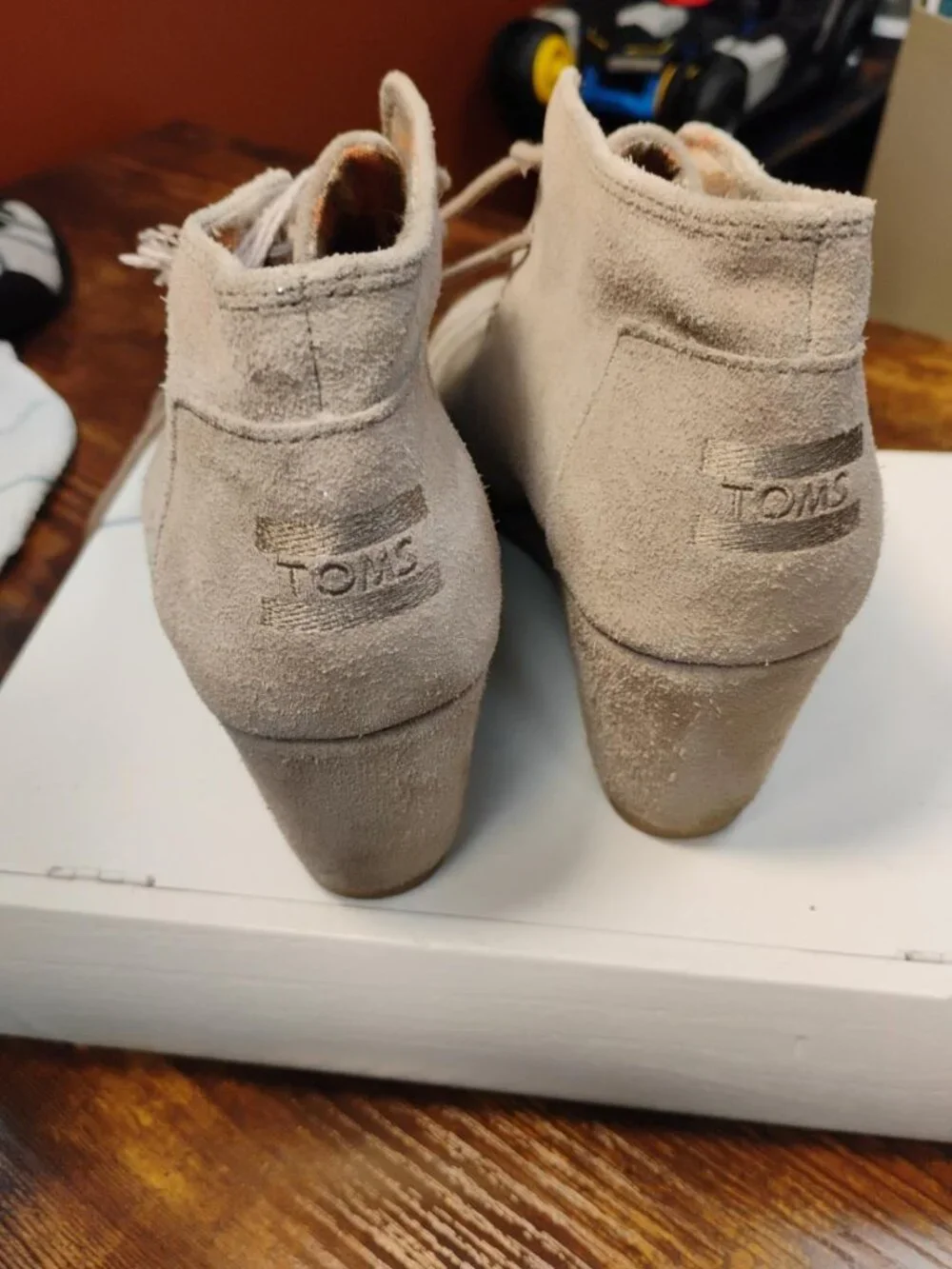 Toms cute lace
